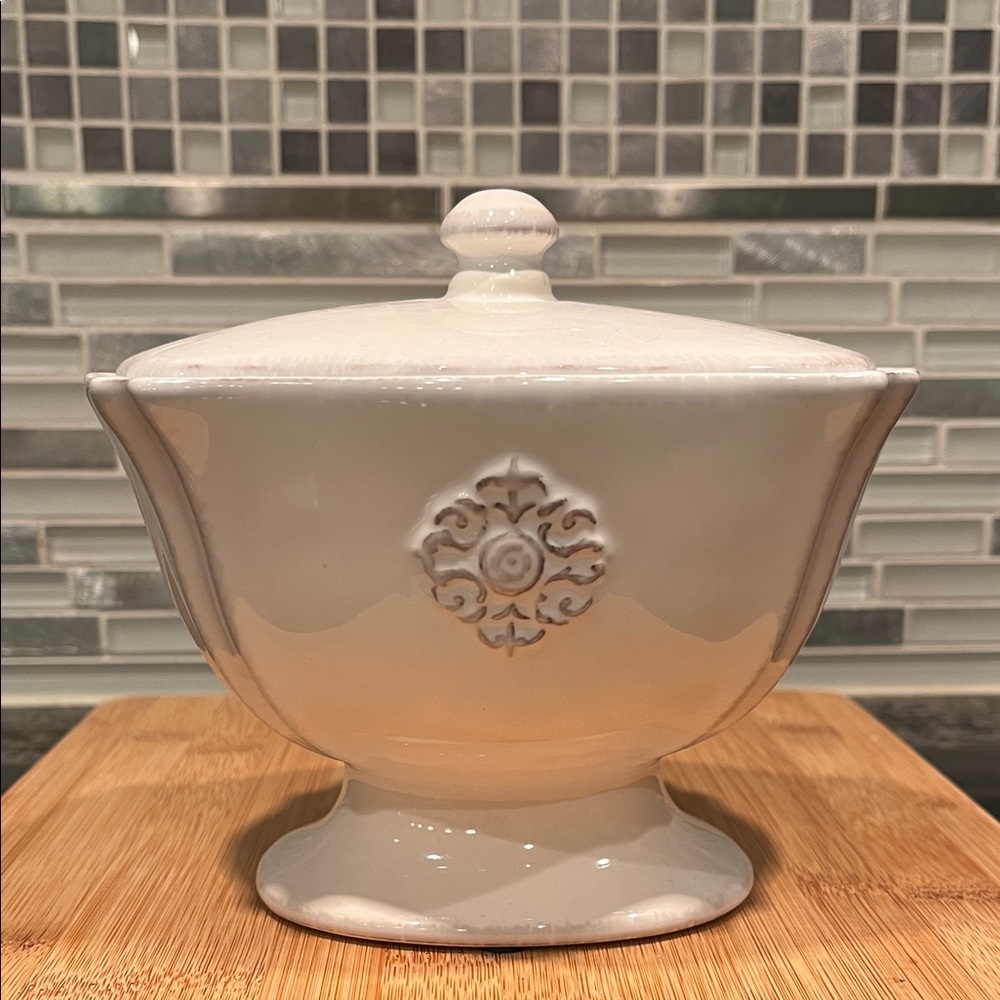 Southern Living at Home Petite Elegant Cream Ceramic Lidded Bowl